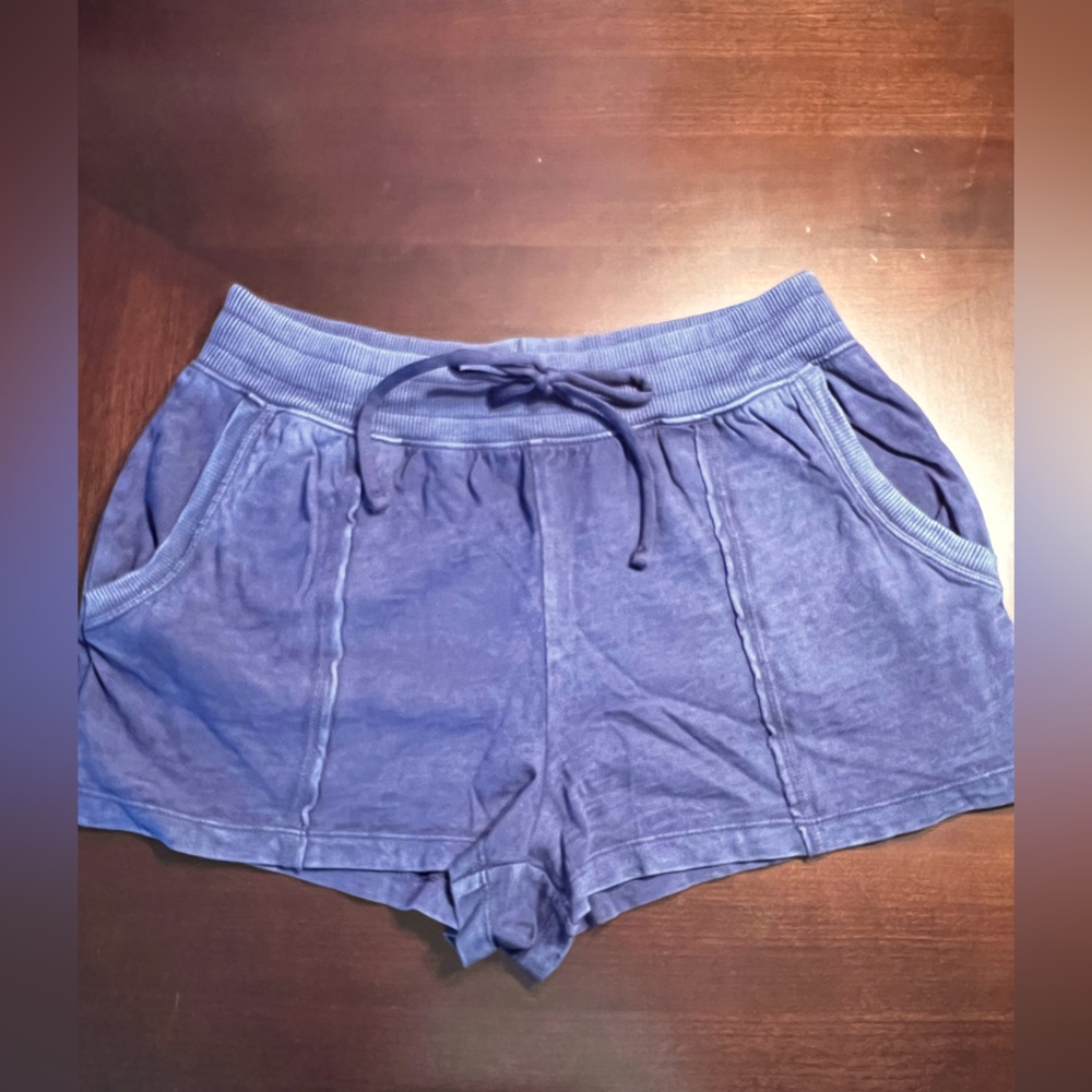 NWOT Navy Blue Love by Gap 2” T-shirt Shorts        Sz XS